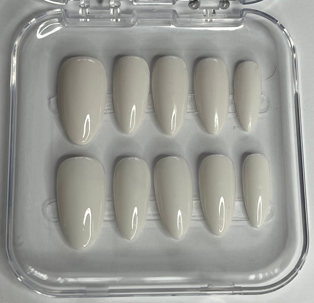 White Guardian. St George’s Day nails, white press on nails, elegant press on nails, handmade nails UK, minimalist white nails, patriotic England nails.