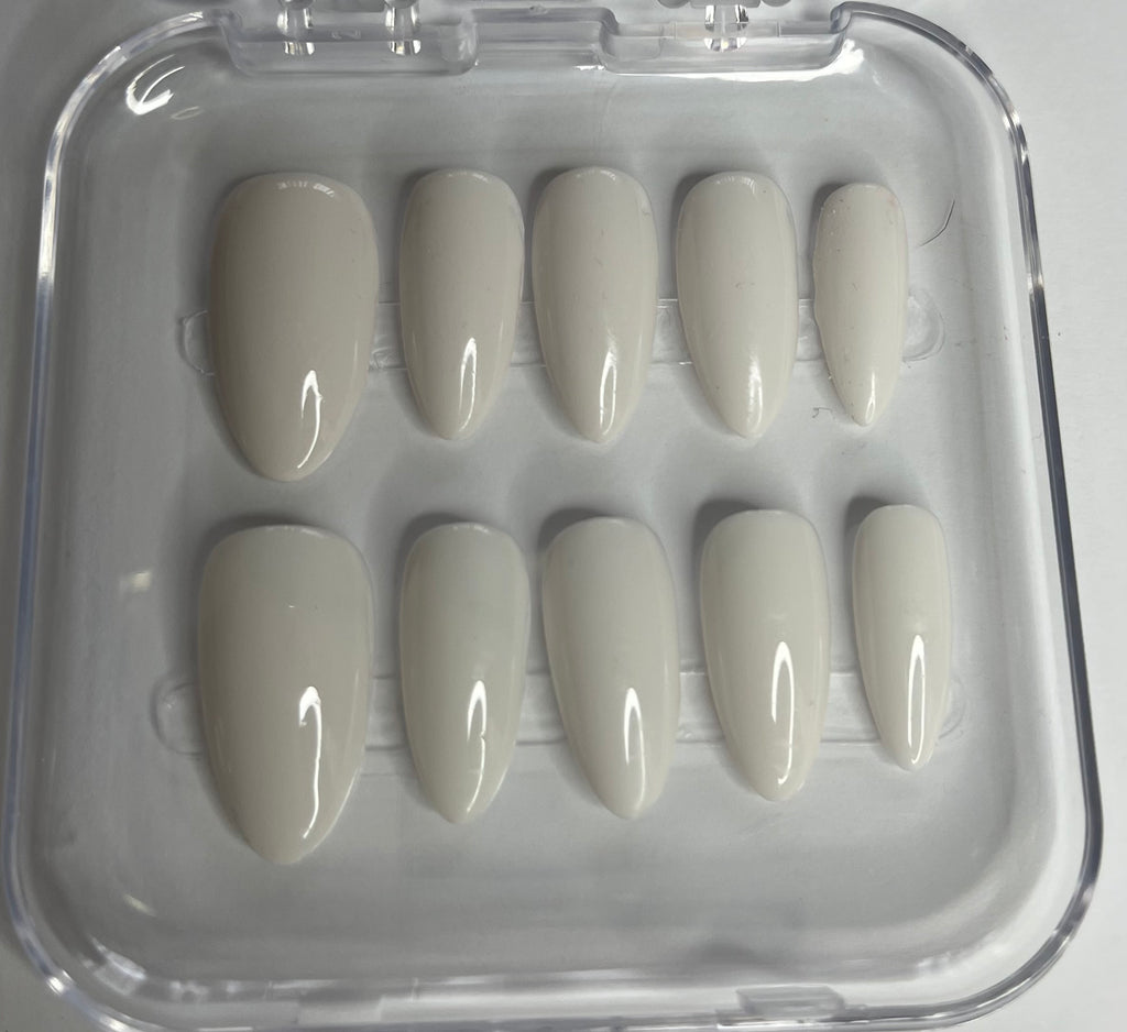White Guardian. St George’s Day nails, white press on nails, elegant press on nails, handmade nails UK, minimalist white nails, patriotic England nails.