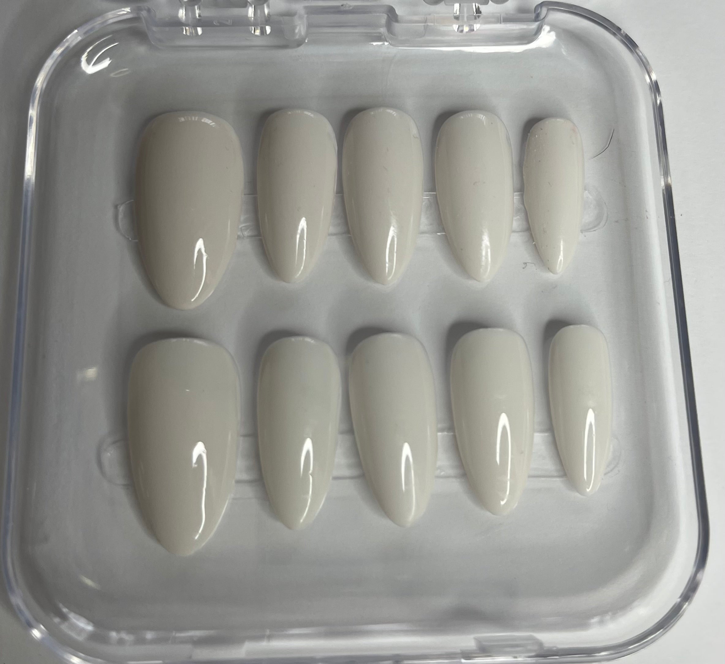 White Guardian. St George’s Day nails, white press on nails, elegant press on nails, handmade nails UK, minimalist white nails, patriotic England nails.