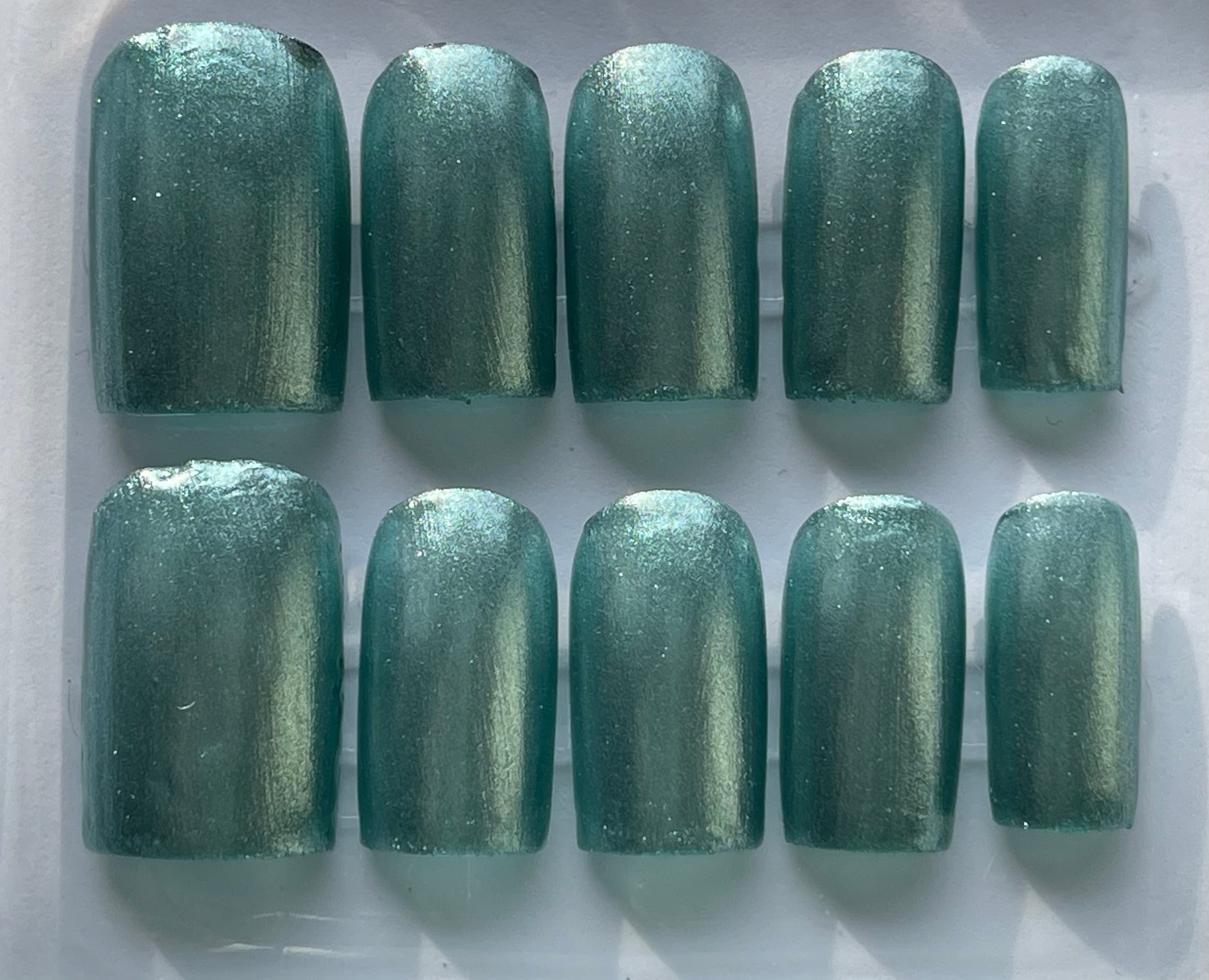Metallic Green Press-on Nails | Handmade