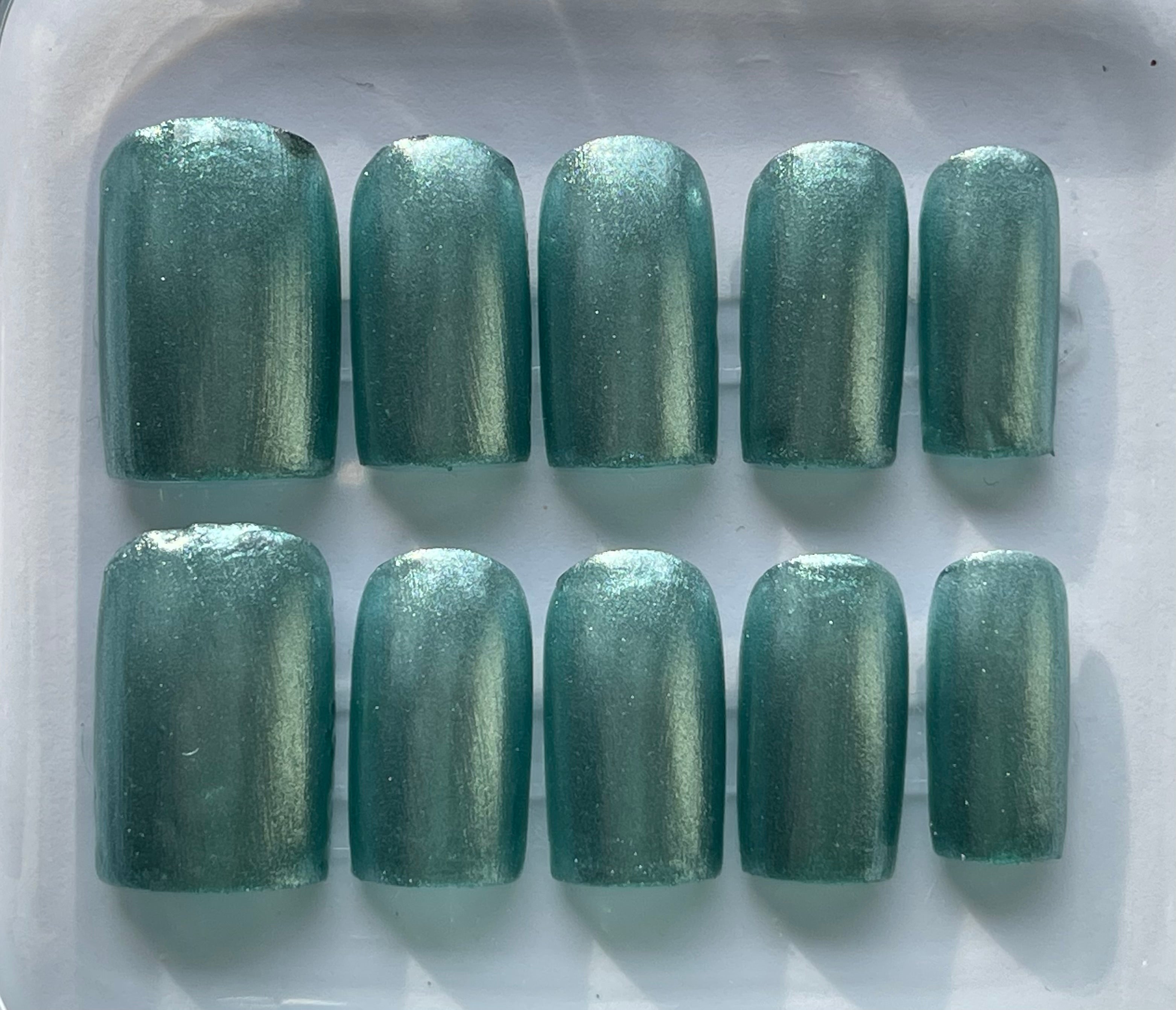 Metallic Green Press-on Nails | Handmade
